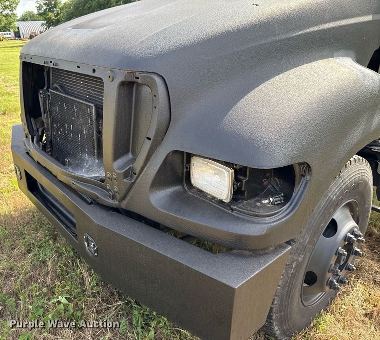 image for item EJ4814 2007 Ford F650 Crew Cab pickup truck