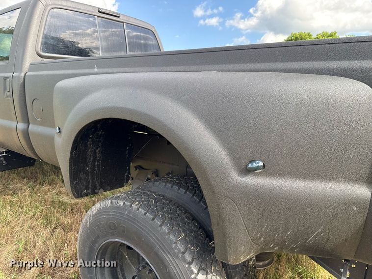 image for item EJ4814 2007 Ford F650 Crew Cab pickup truck