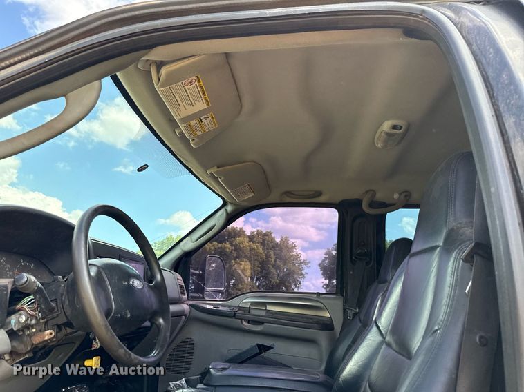 image for item EJ4814 2007 Ford F650 Crew Cab pickup truck