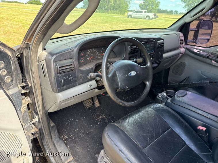 image for item EJ4814 2007 Ford F650 Crew Cab pickup truck