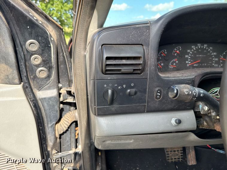 image for item EJ4814 2007 Ford F650 Crew Cab pickup truck