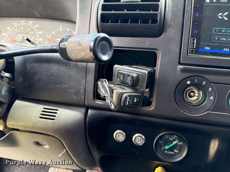 image for item EJ4814 2007 Ford F650 Crew Cab pickup truck