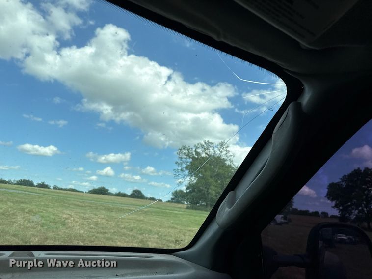 image for item EJ4814 2007 Ford F650 Crew Cab pickup truck