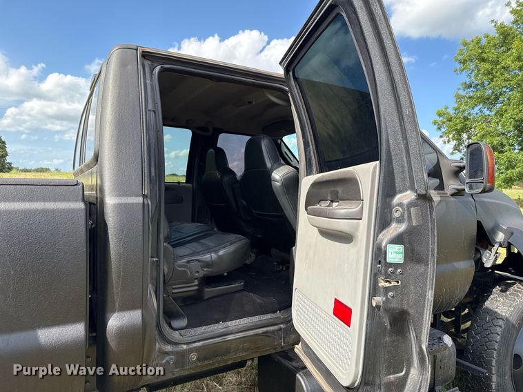 image for item EJ4814 2007 Ford F650 Crew Cab pickup truck