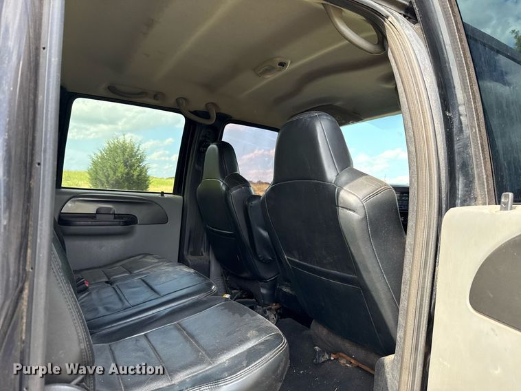 image for item EJ4814 2007 Ford F650 Crew Cab pickup truck