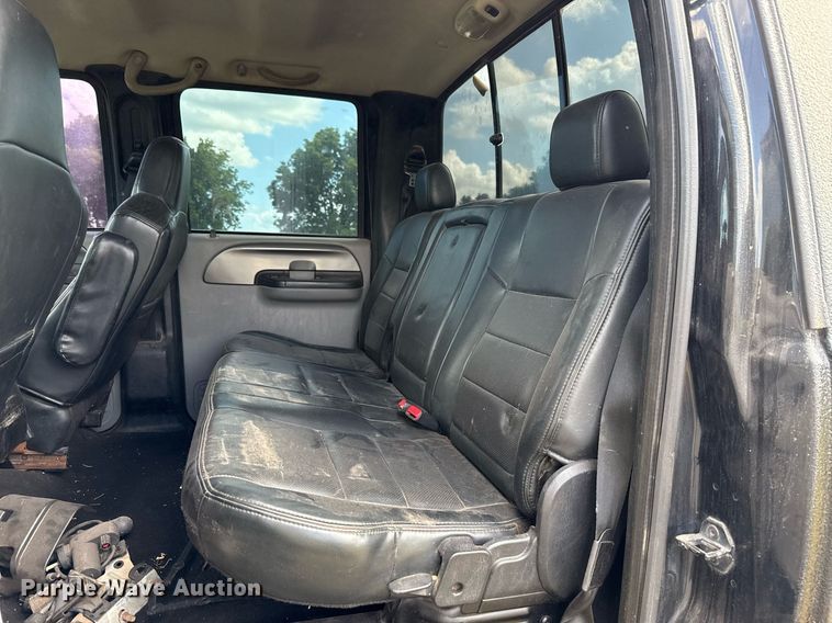 image for item EJ4814 2007 Ford F650 Crew Cab pickup truck