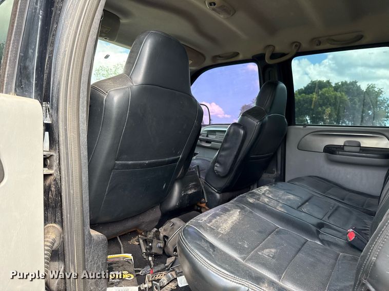 image for item EJ4814 2007 Ford F650 Crew Cab pickup truck