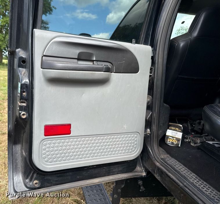 image for item EJ4814 2007 Ford F650 Crew Cab pickup truck