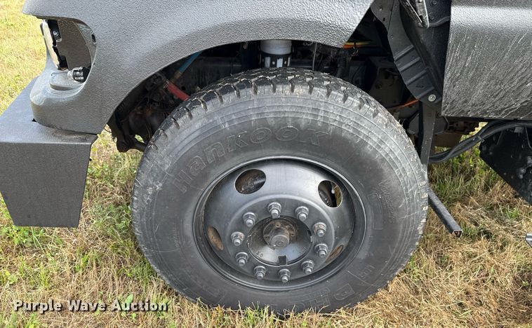 image for item EJ4814 2007 Ford F650 Crew Cab pickup truck