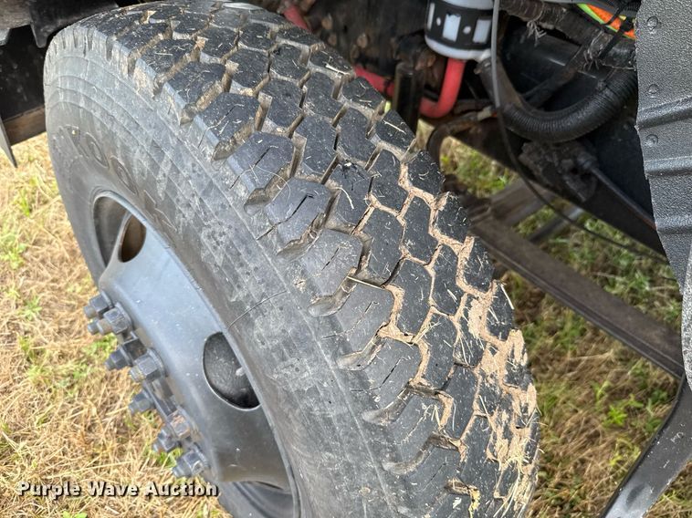 image for item EJ4814 2007 Ford F650 Crew Cab pickup truck