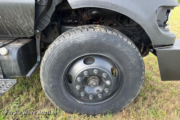 image for item EJ4814 2007 Ford F650 Crew Cab pickup truck