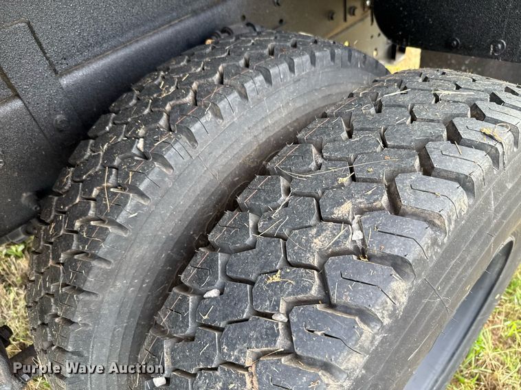 image for item EJ4814 2007 Ford F650 Crew Cab pickup truck