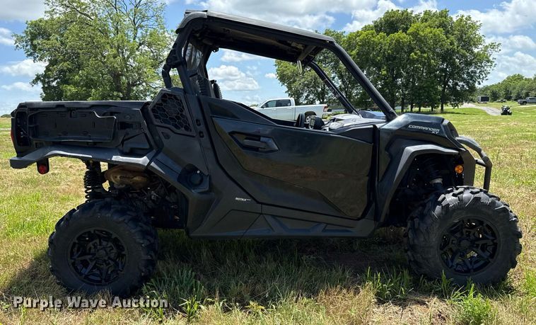 image for item EJ4817 2023 Can-Am Commander XT utility vehicle