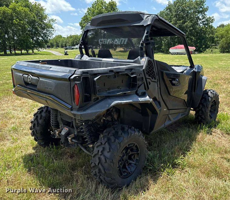 image for item EJ4817 2023 Can-Am Commander XT utility vehicle