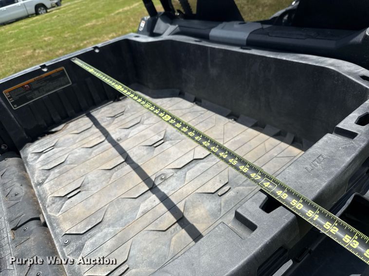 image for item EJ4817 2023 Can-Am Commander XT utility vehicle