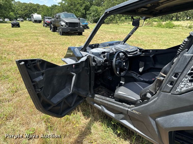 image for item EJ4817 2023 Can-Am Commander XT utility vehicle
