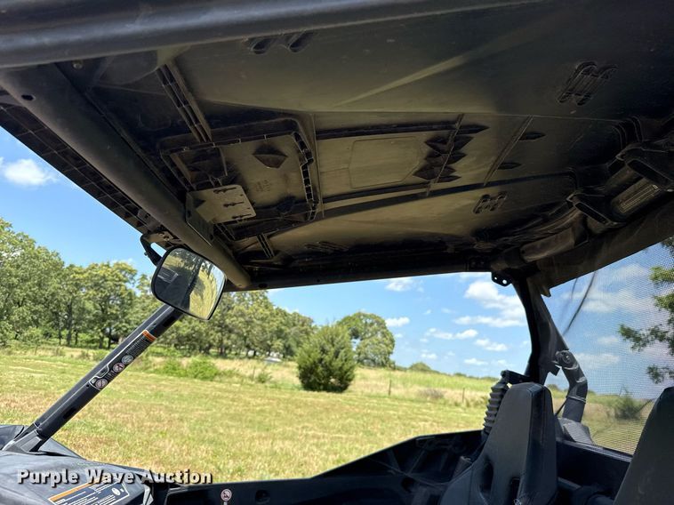 image for item EJ4817 2023 Can-Am Commander XT utility vehicle