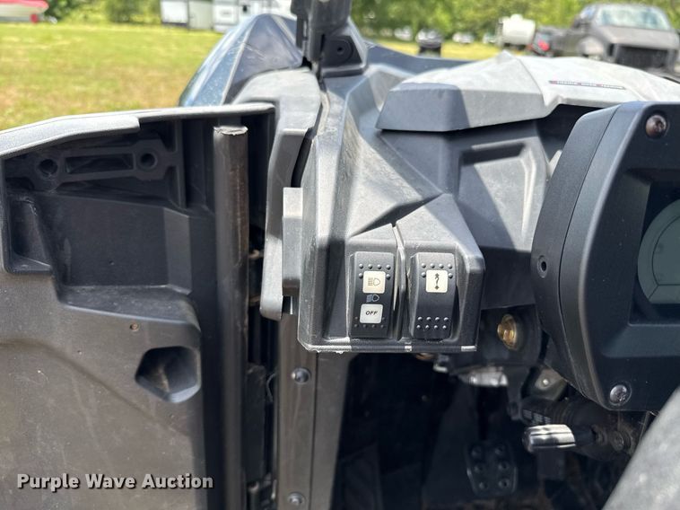 image for item EJ4817 2023 Can-Am Commander XT utility vehicle