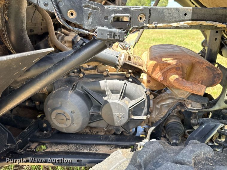 image for item EJ4817 2023 Can-Am Commander XT utility vehicle