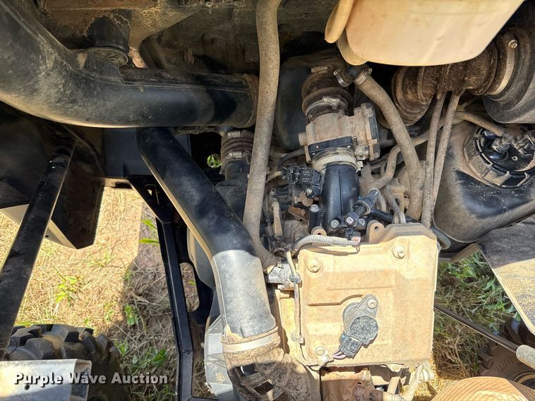 image for item EJ4817 2023 Can-Am Commander XT utility vehicle