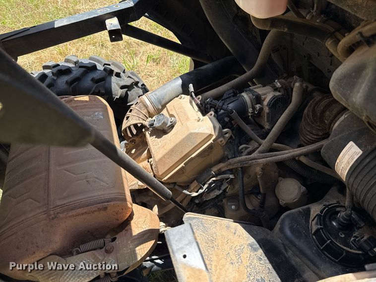 image for item EJ4817 2023 Can-Am Commander XT utility vehicle