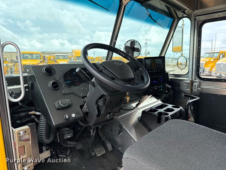 image for item EJ4823 2021 Ford F59 delivery truck