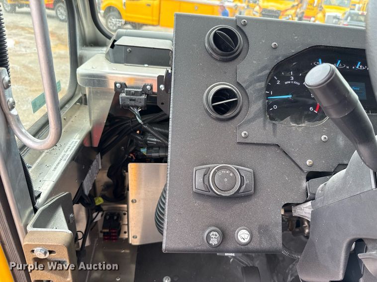 image for item EJ4823 2021 Ford F59 delivery truck