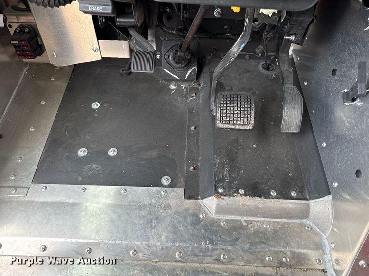 image for item EJ4823 2021 Ford F59 delivery truck