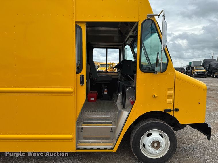 image for item EJ4823 2021 Ford F59 delivery truck