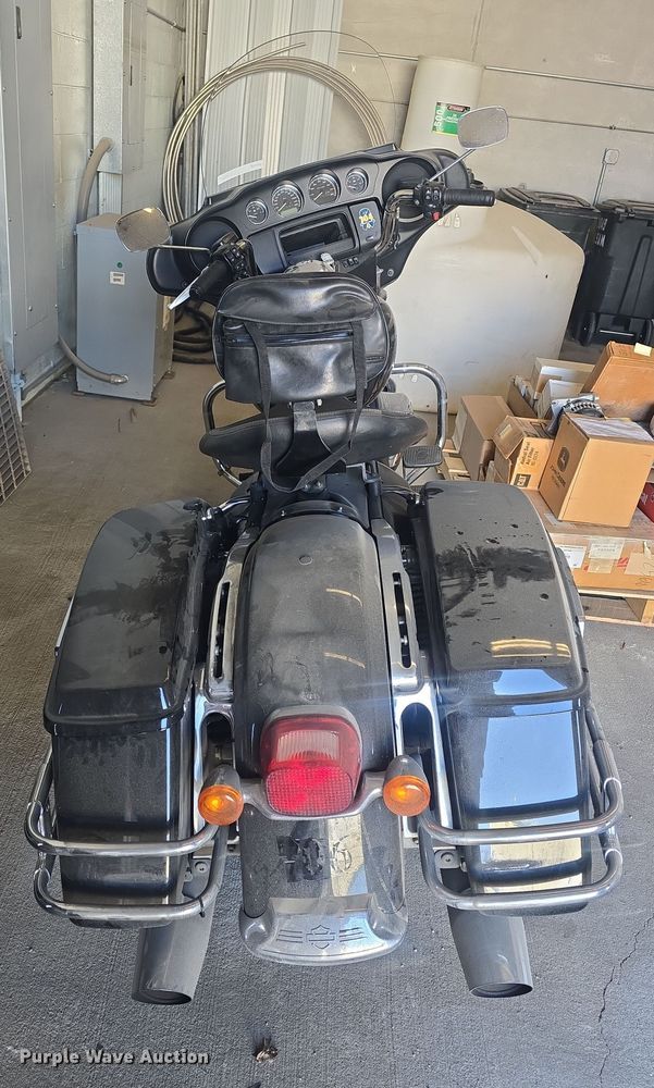 image for item EK5136 2017 Harley-Davidson Police Electra Glide motorcycle