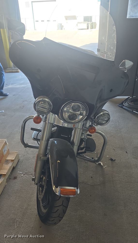 image for item EK5136 2017 Harley-Davidson Police Electra Glide motorcycle