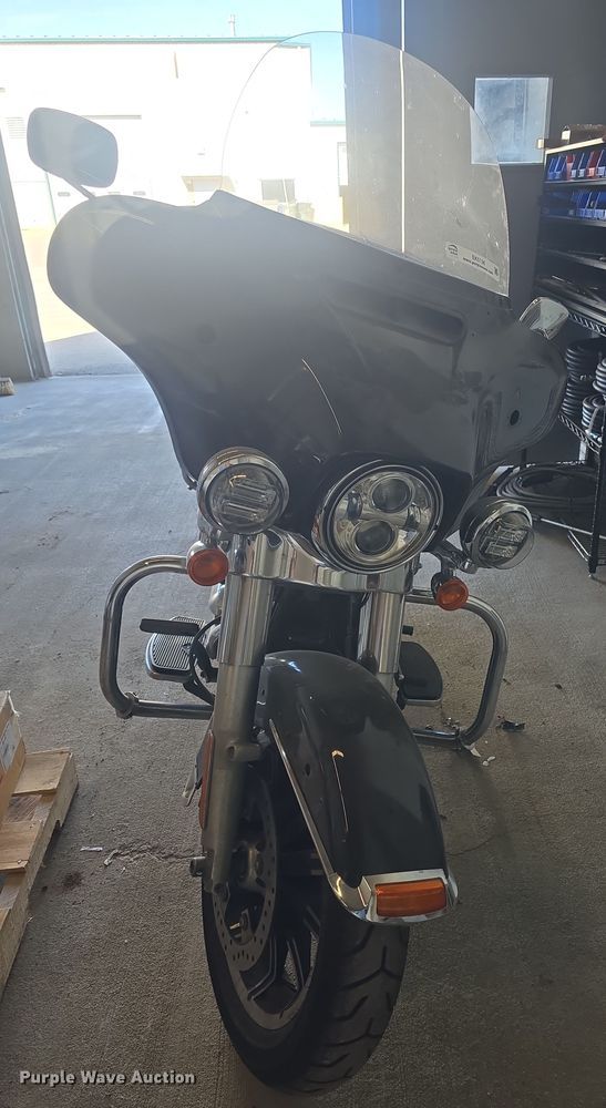 image for item EK5136 2017 Harley-Davidson Police Electra Glide motorcycle