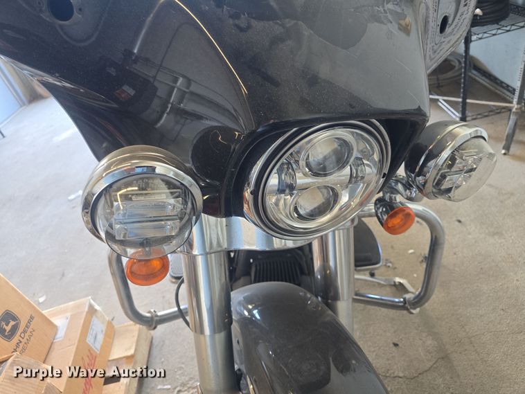 image for item EK5136 2017 Harley-Davidson Police Electra Glide motorcycle