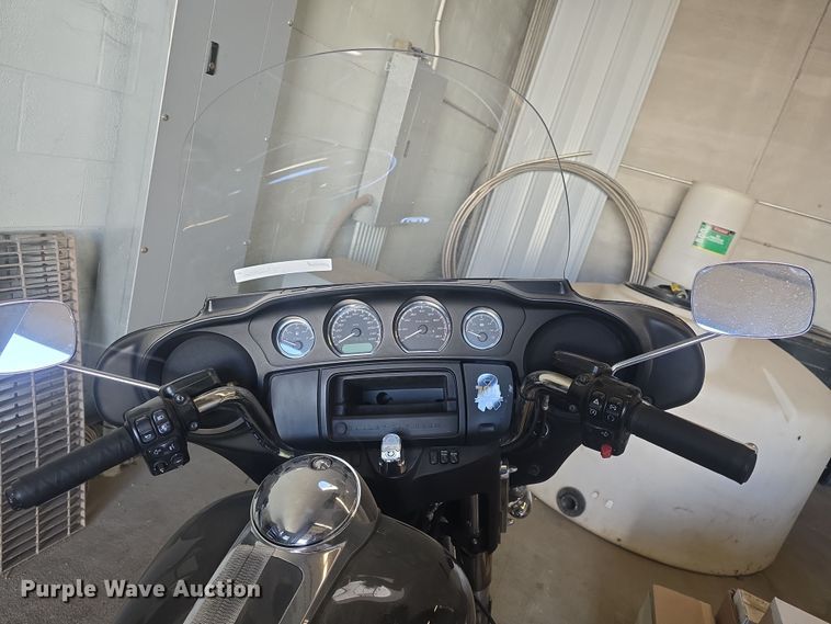 image for item EK5136 2017 Harley-Davidson Police Electra Glide motorcycle