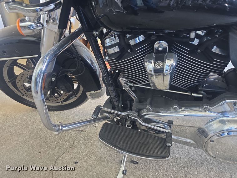 image for item EK5136 2017 Harley-Davidson Police Electra Glide motorcycle