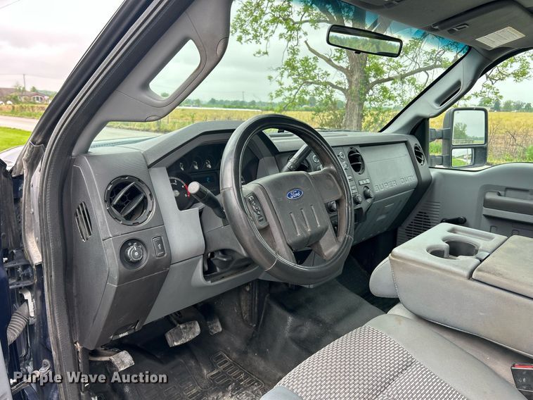 image for item EK8080 2012 Ford F250 Super Duty XL pickup truck