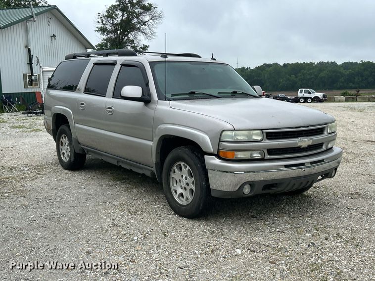 image for item EK8190 2004 Chevrolet Suburban Z71 SUV