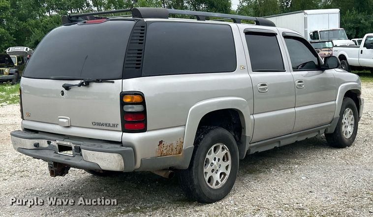 image for item EK8190 2004 Chevrolet Suburban Z71 SUV
