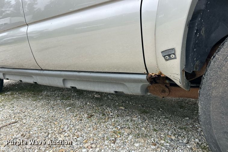 image for item EK8190 2004 Chevrolet Suburban Z71 SUV