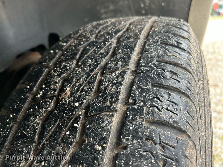 image for item EK8190 2004 Chevrolet Suburban Z71 SUV