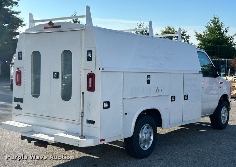 image for item EK8257 2018 Ford E350 Super Duty utility van