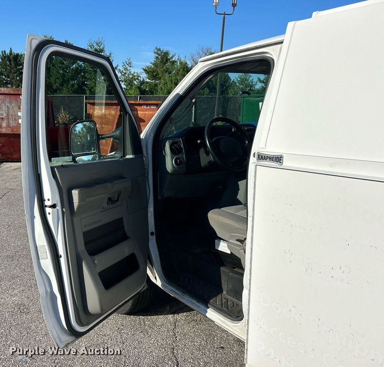 image for item EK8257 2018 Ford E350 Super Duty utility van