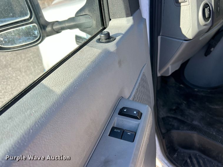 image for item EK8257 2018 Ford E350 Super Duty utility van