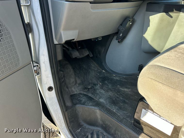 image for item EK8257 2018 Ford E350 Super Duty utility van