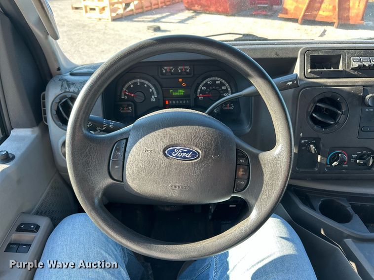 image for item EK8257 2018 Ford E350 Super Duty utility van