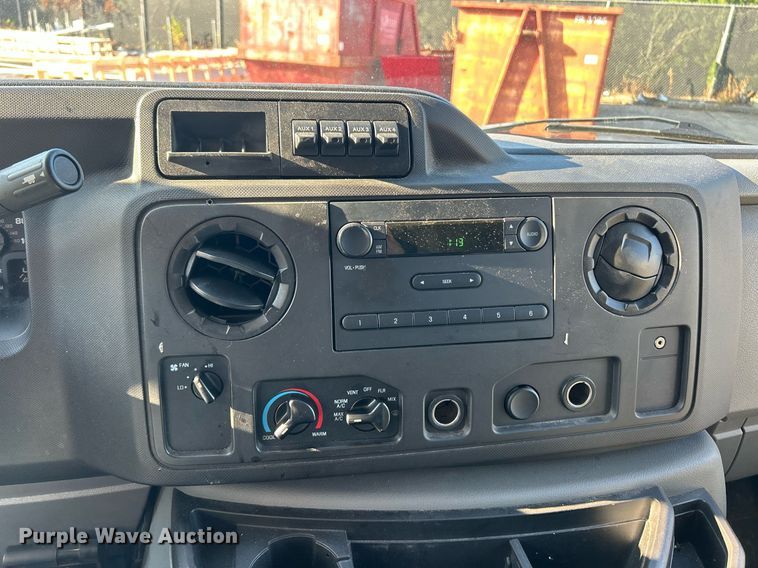 image for item EK8257 2018 Ford E350 Super Duty utility van