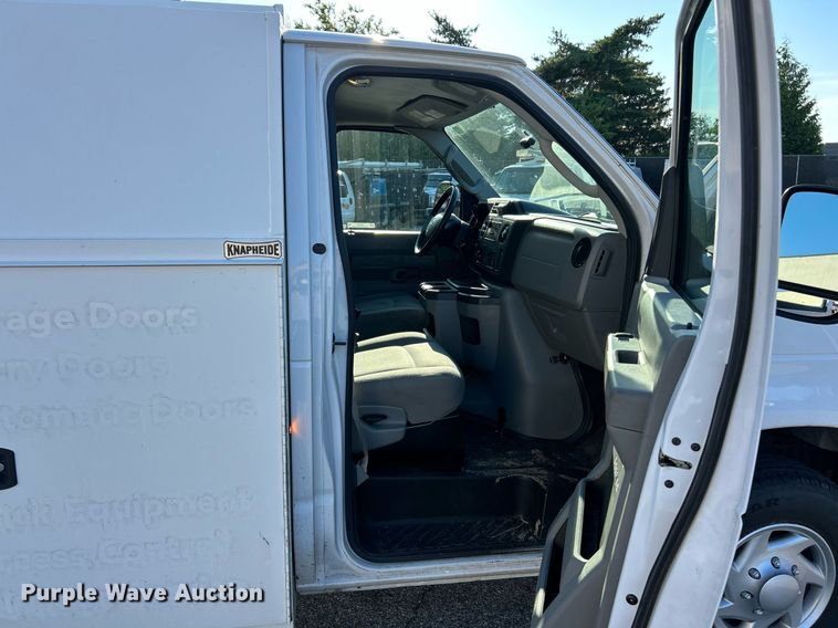 image for item EK8257 2018 Ford E350 Super Duty utility van