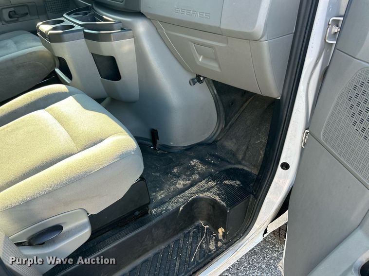 image for item EK8257 2018 Ford E350 Super Duty utility van