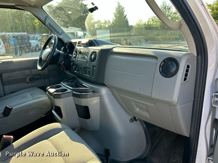 image for item EK8257 2018 Ford E350 Super Duty utility van