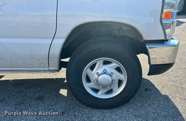 image for item EK8257 2018 Ford E350 Super Duty utility van
